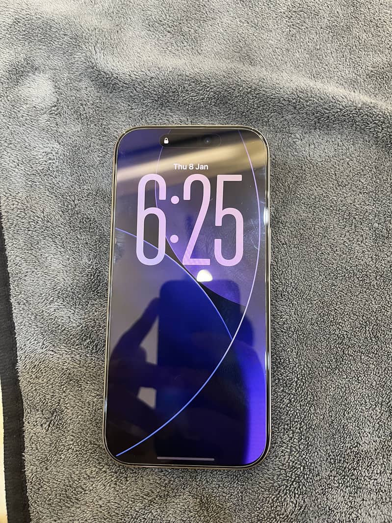 Apple iPhone 16 Pro 0