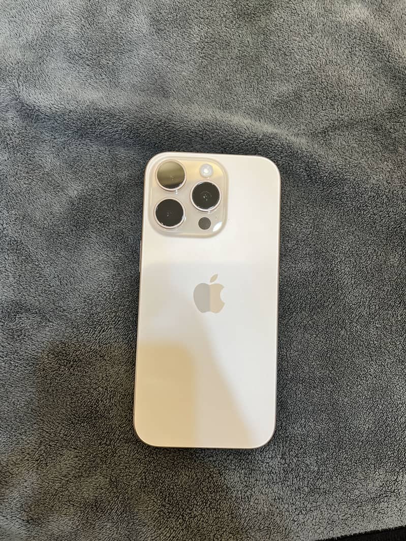 Apple iPhone 16 Pro 6