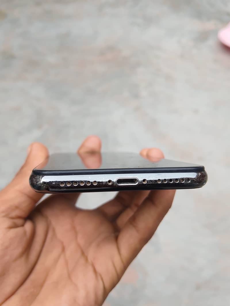 Apple iPhone X 3