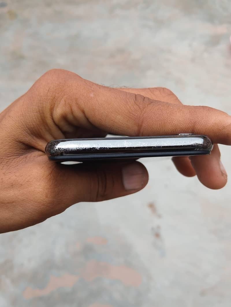 Apple iPhone X 4