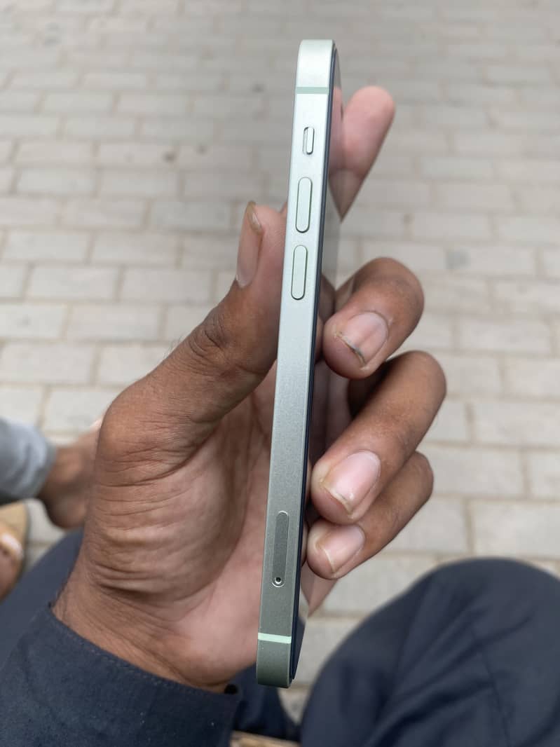 Apple iPhone 12 2
