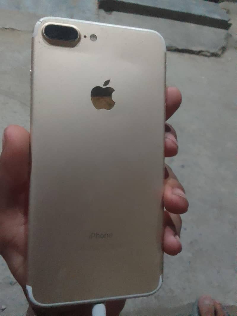 Apple iPhone 7 Plus 0