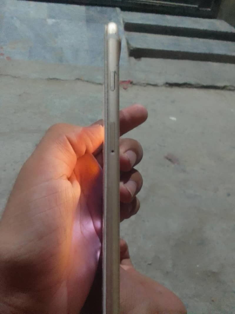 Apple iPhone 7 Plus 2