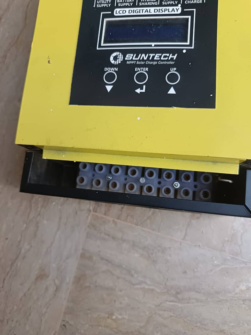 Sun Tech MPPT charge controller 6