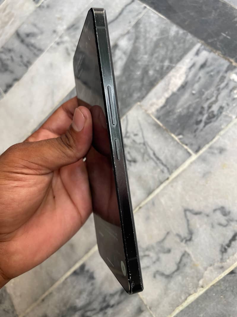 Sharp Aquos Sense7 2