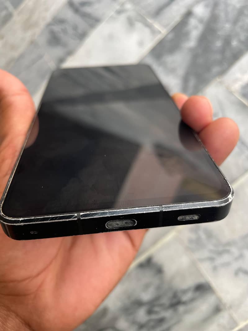 Sharp Aquos Sense7 4