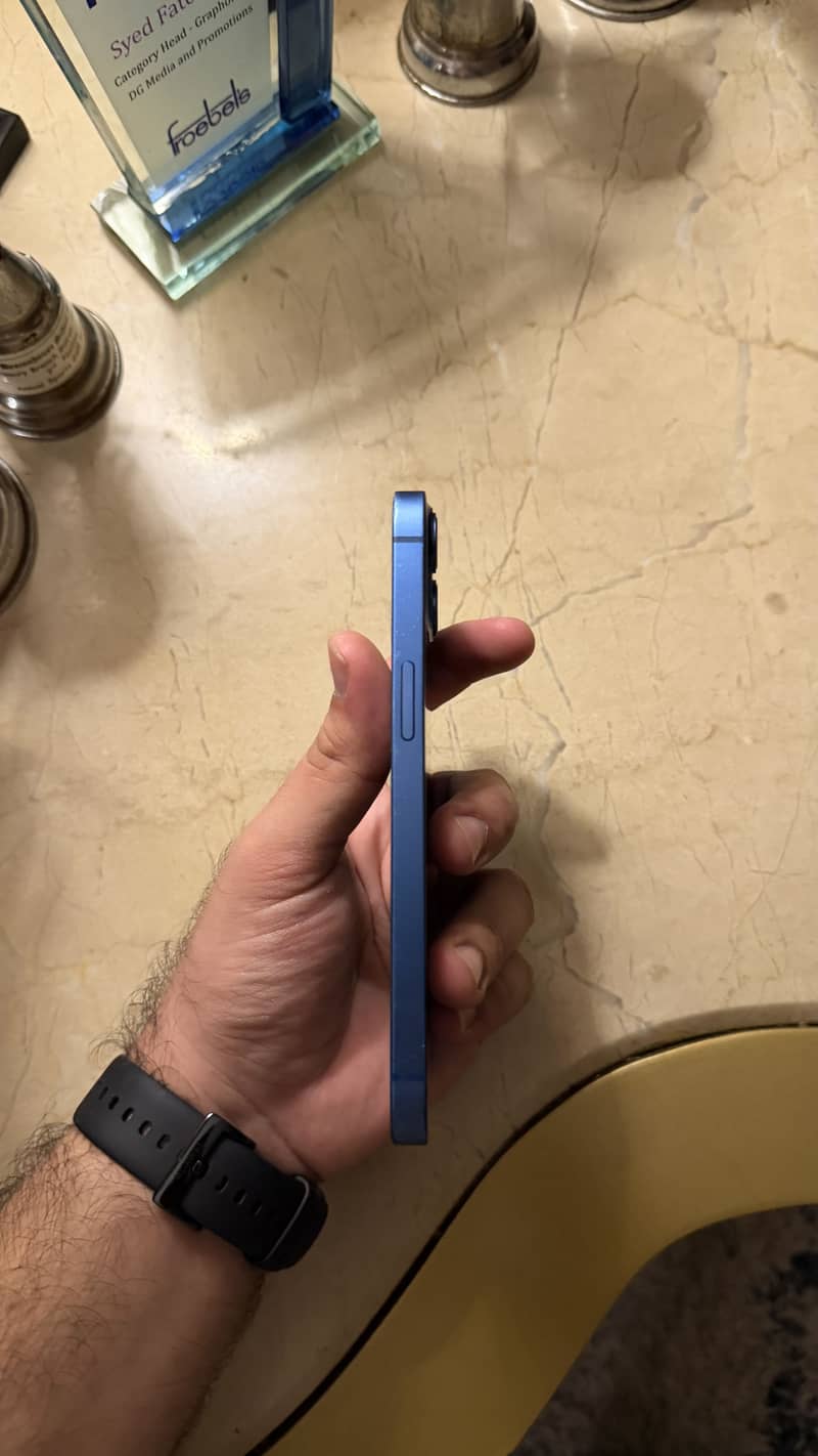 Apple iPhone 13 4