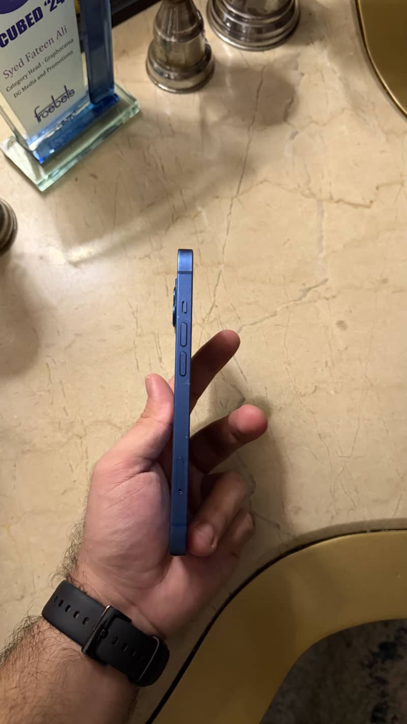 Apple iPhone 13 5
