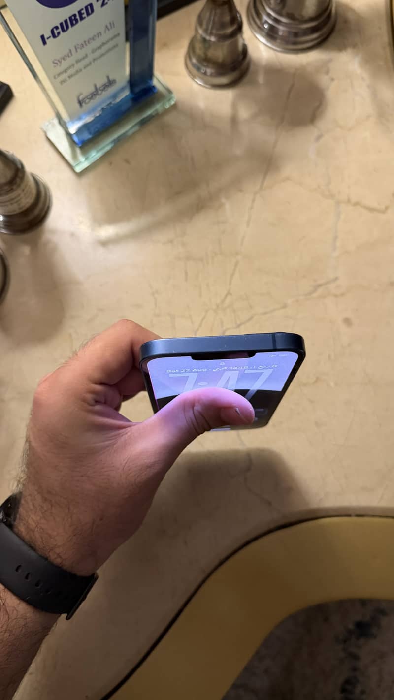Apple iPhone 13 7