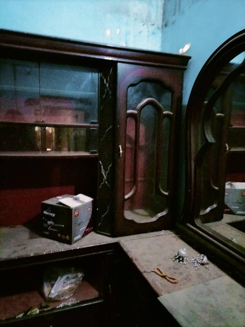 sofa dressing table bed complete and divider 9