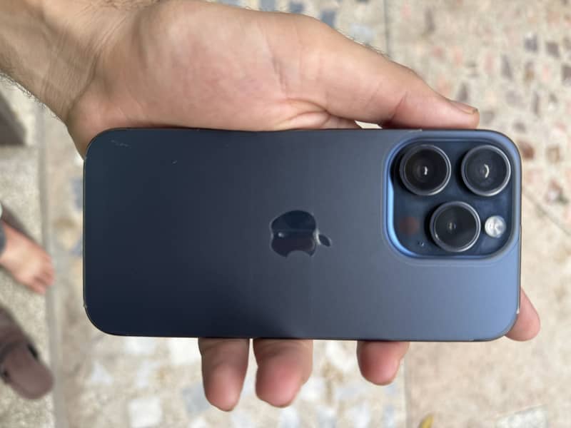 Apple iPhone 15 Pro 0