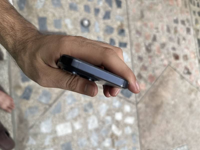 Apple iPhone 15 Pro 1
