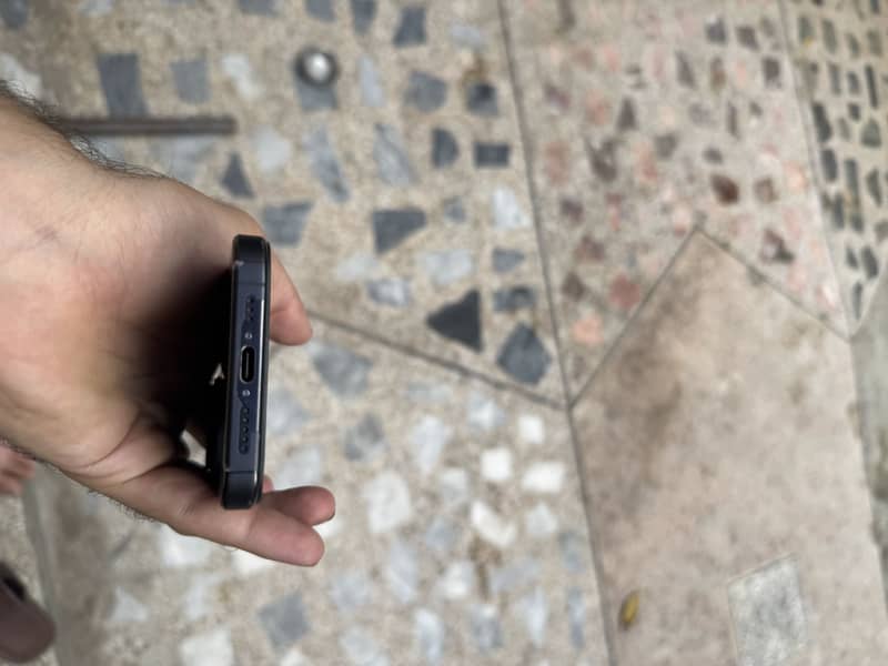 Apple iPhone 15 Pro 9
