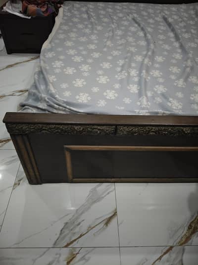 King size bed for sale in Good condition