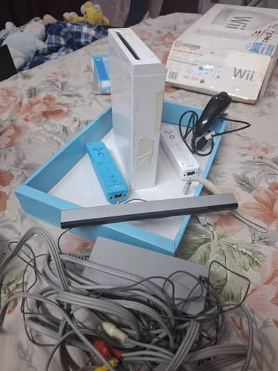 Nintendo Wii with Games in Good condition