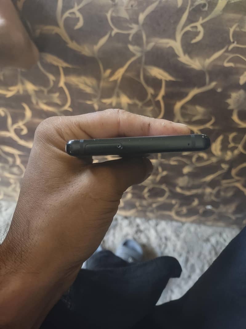 Samsung Mobile Note 9 4
