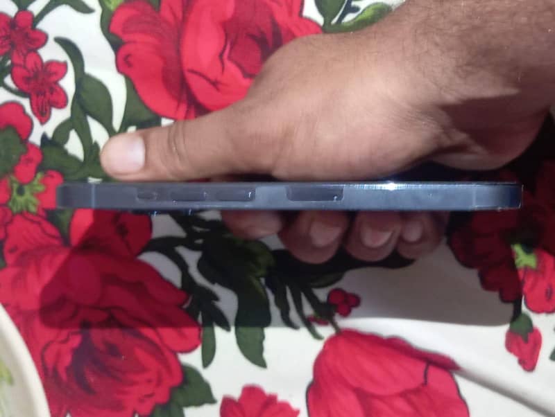 Apple iPhone 13 Pro 4