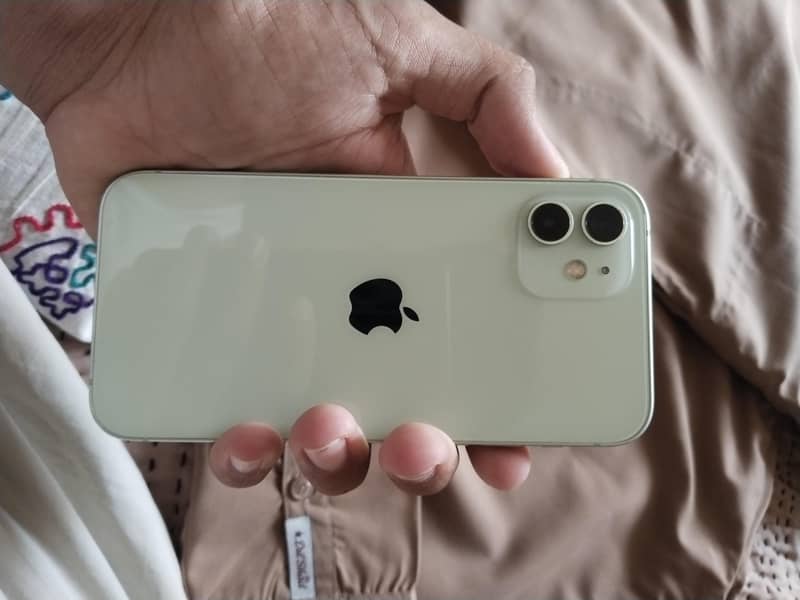 Apple iPhone 12 0