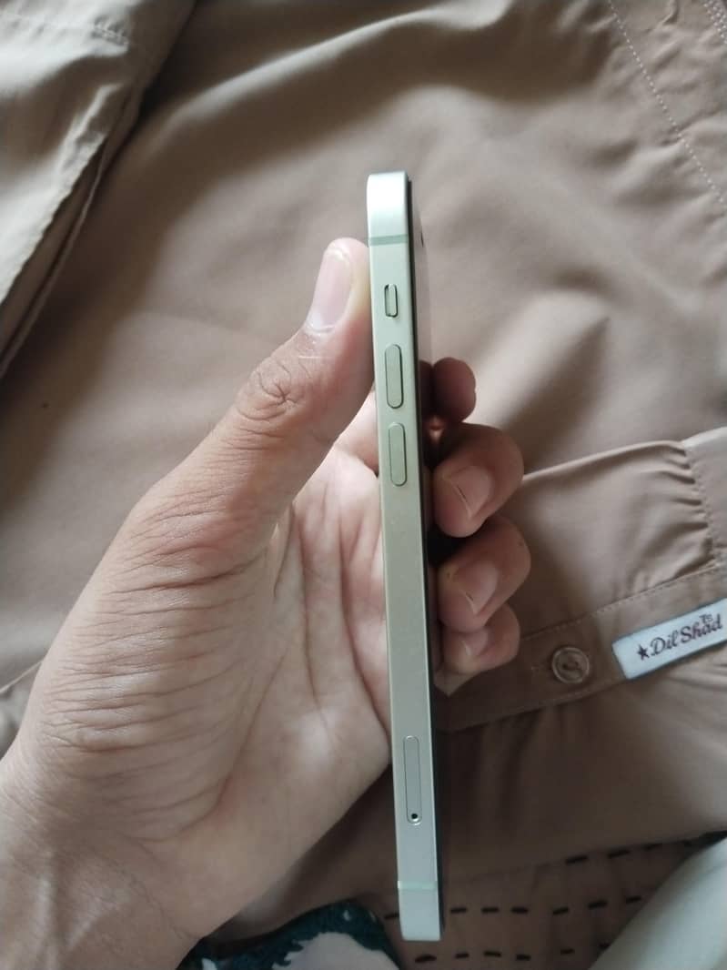 Apple iPhone 12 2