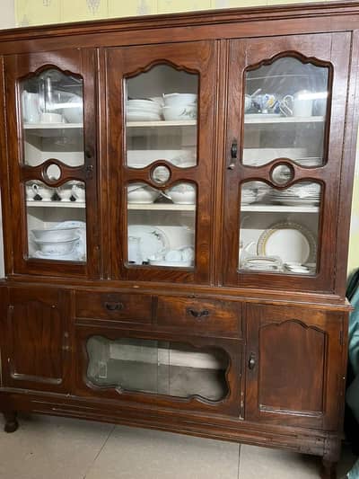 Used Showcase Available In Good condition