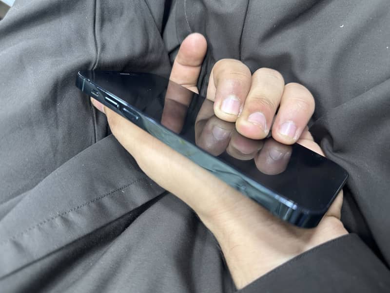Apple iPhone 12 Pro 2