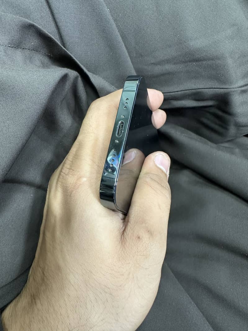 Apple iPhone 12 Pro 4