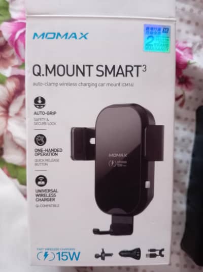 Momax Q. Mount Smart 3 (15W Fast Wireless Car Charger Mount)