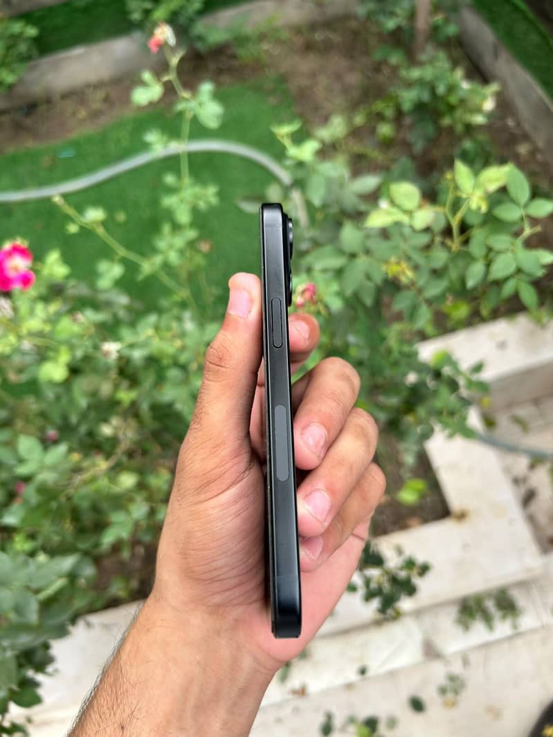 Apple iPhone 15 2
