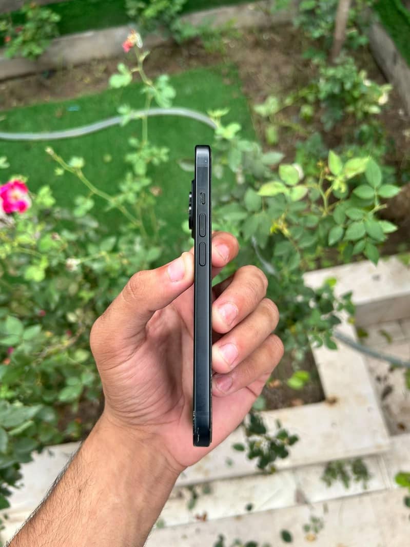 Apple iPhone 15 3