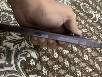 iPhone 14pro jv 130k battery 93%