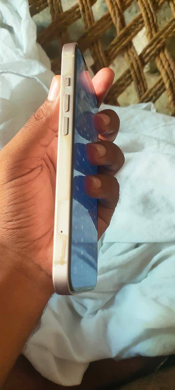 Apple iPhone 13 3