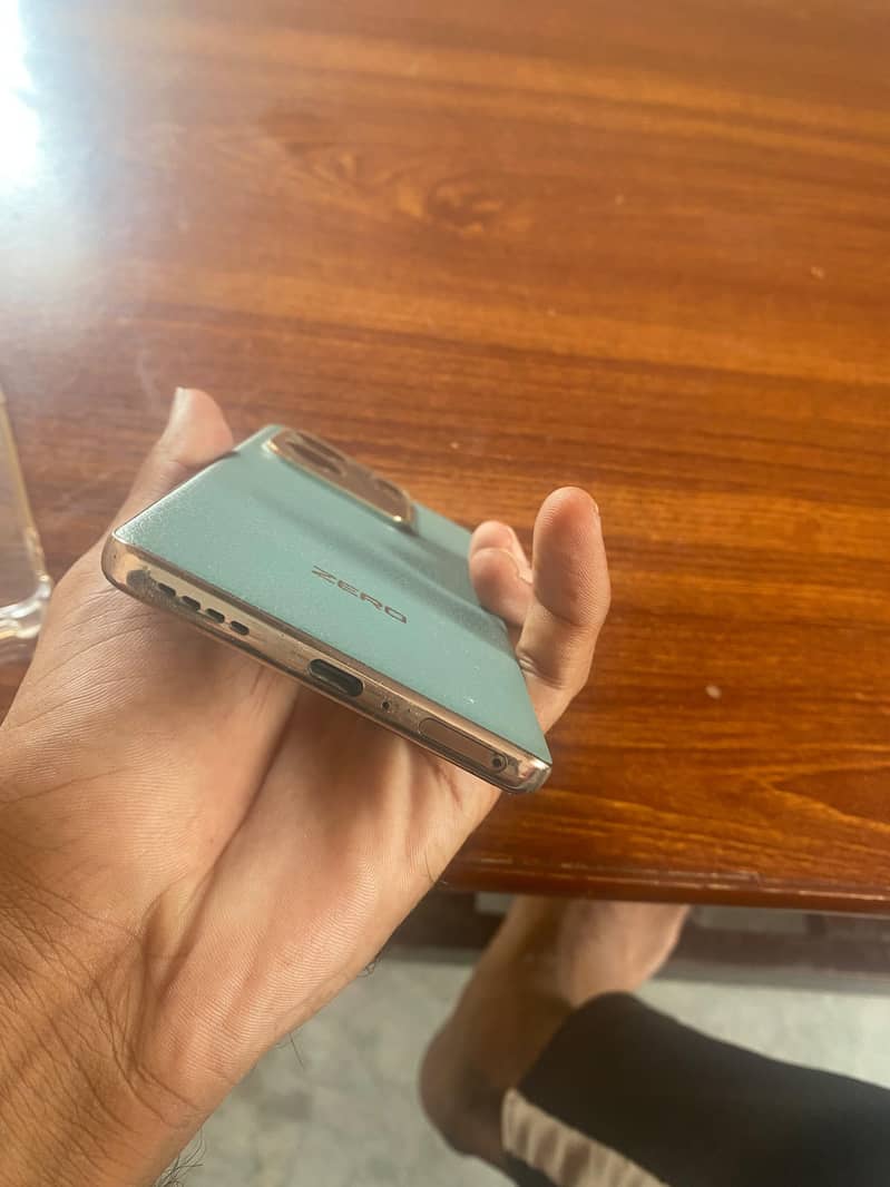 Infinix Zero 30 4