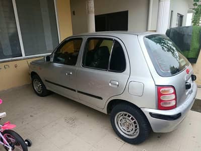 Nissan March 2001