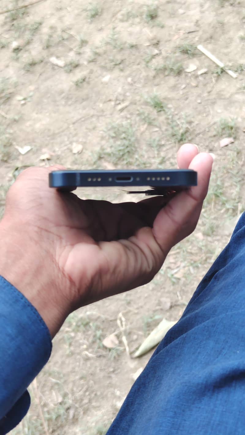 Apple iPhone 12 2