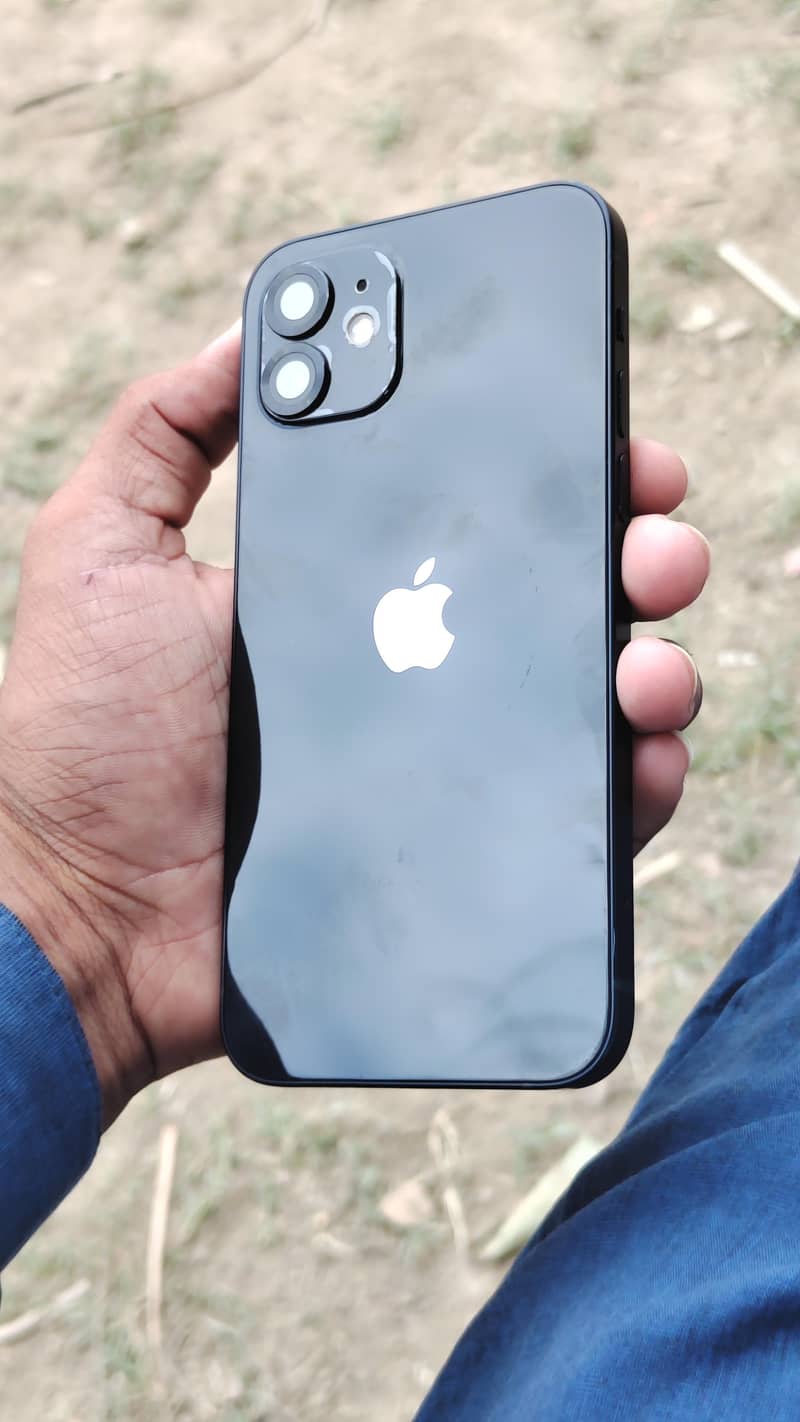 Apple iPhone 12 6