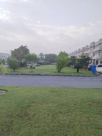 Main Boulevard 4 Marla commercial possession utility paid plot number 6 E for sale