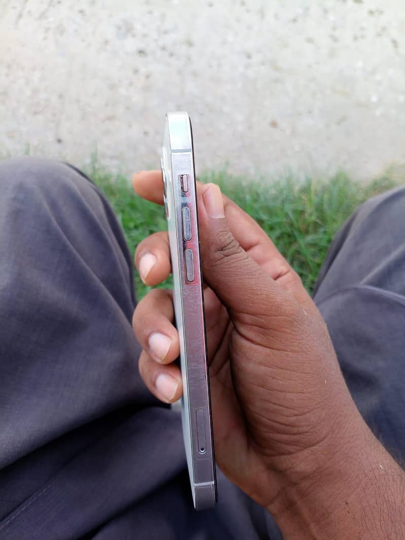 Apple iPhone 12 Pro 0