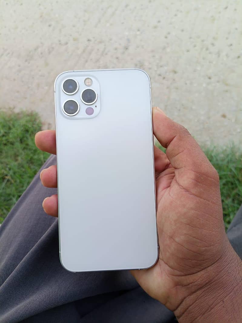Apple iPhone 12 Pro 1