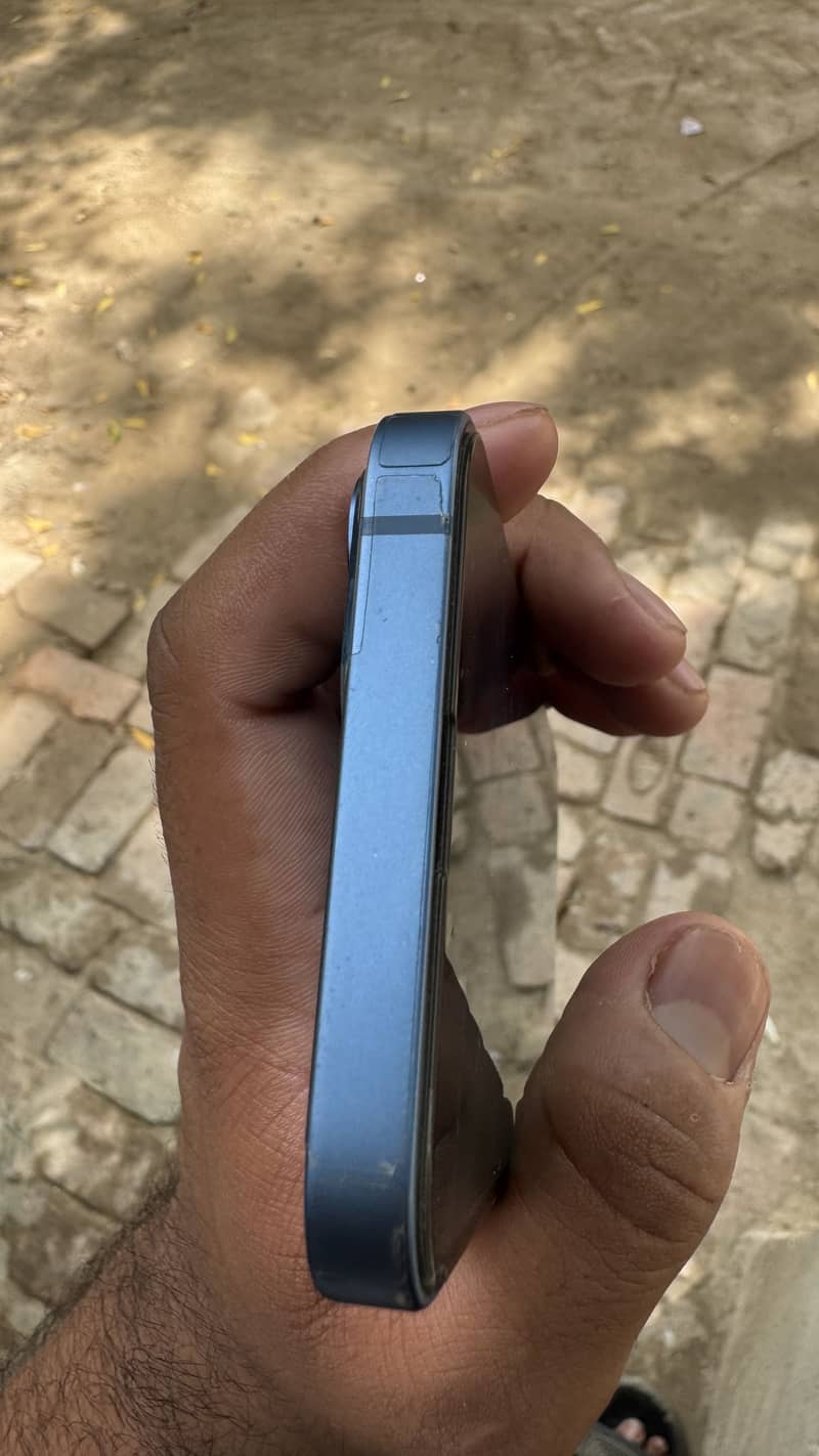 Apple iPhone 13 3