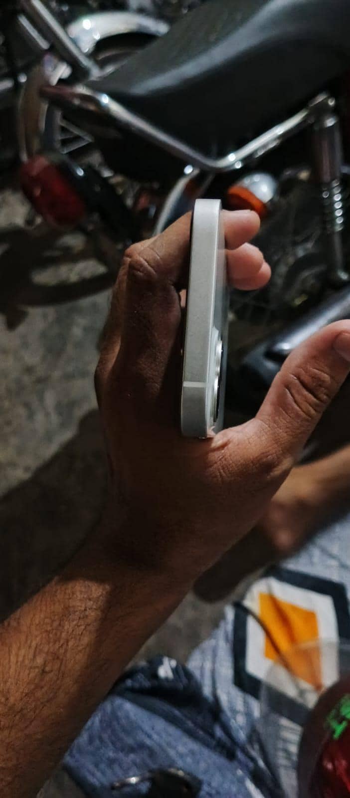 Apple iPhone 13 5