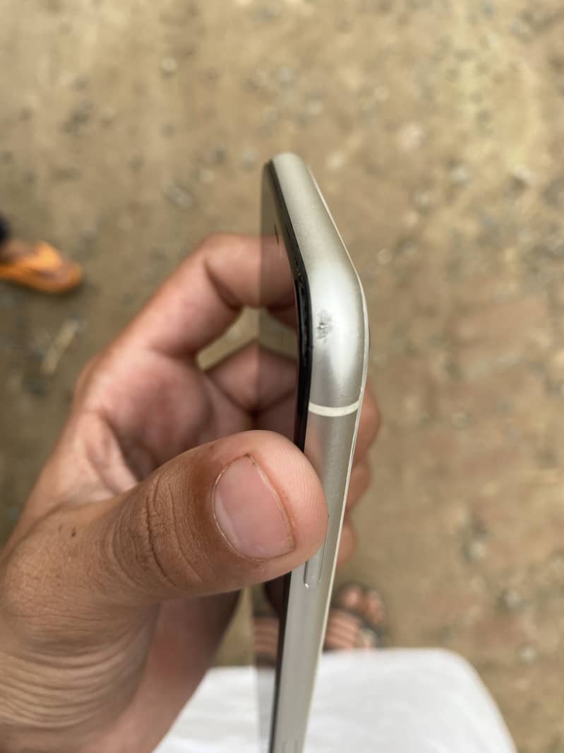 Apple iPhone 11 6