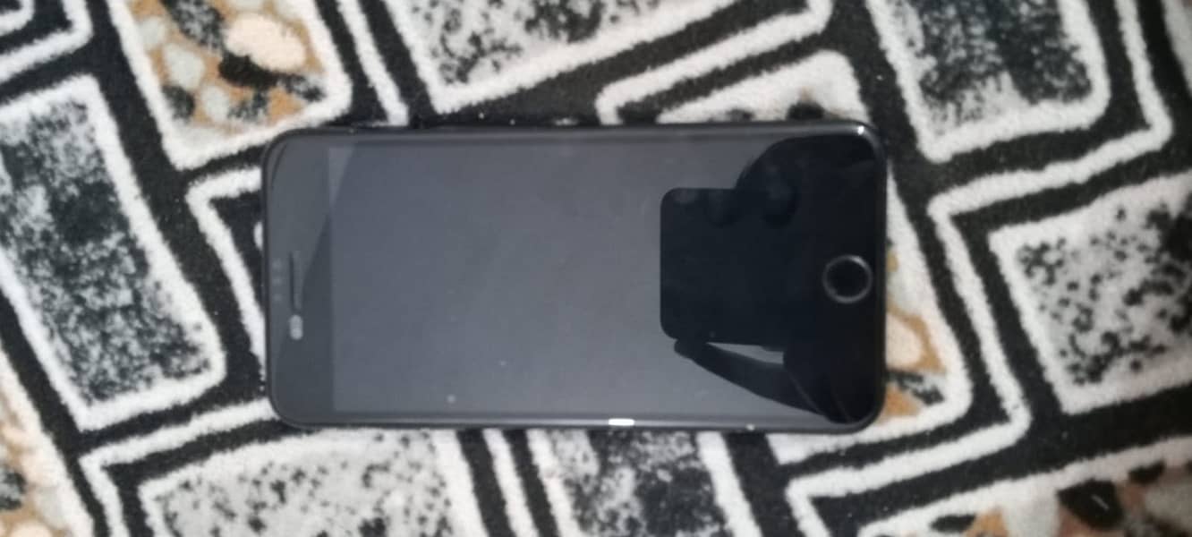 Apple iPhone 7 Plus 1