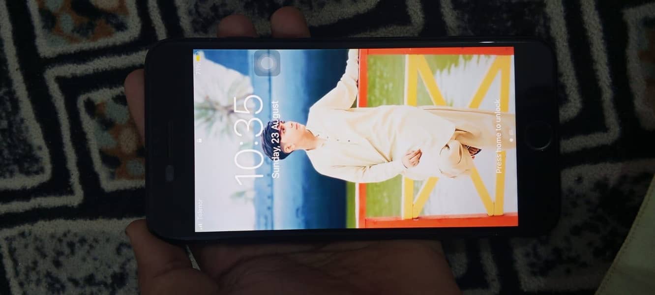 Apple iPhone 7 Plus 2