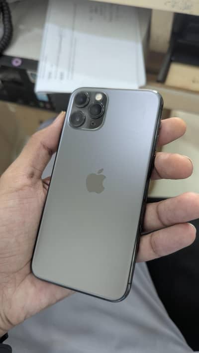 iPhone 11 Pro 10/10  exchange possible with good mobile