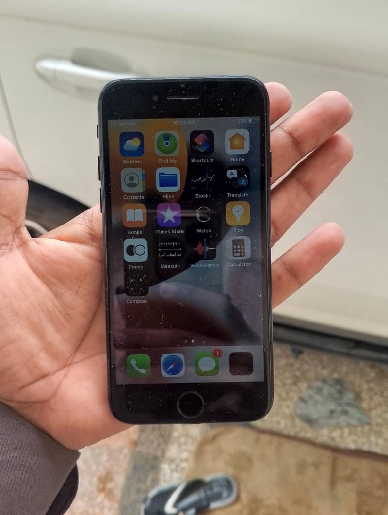 Apple iPhone 7 1