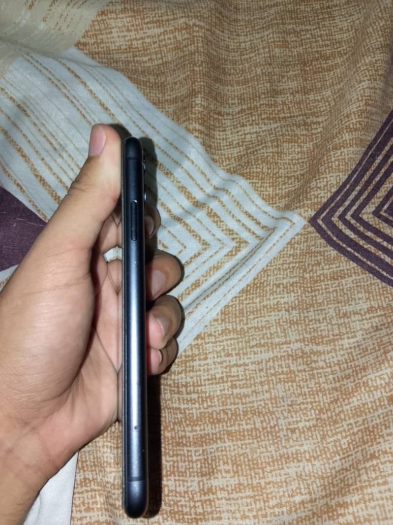 Apple iPhone 11 2