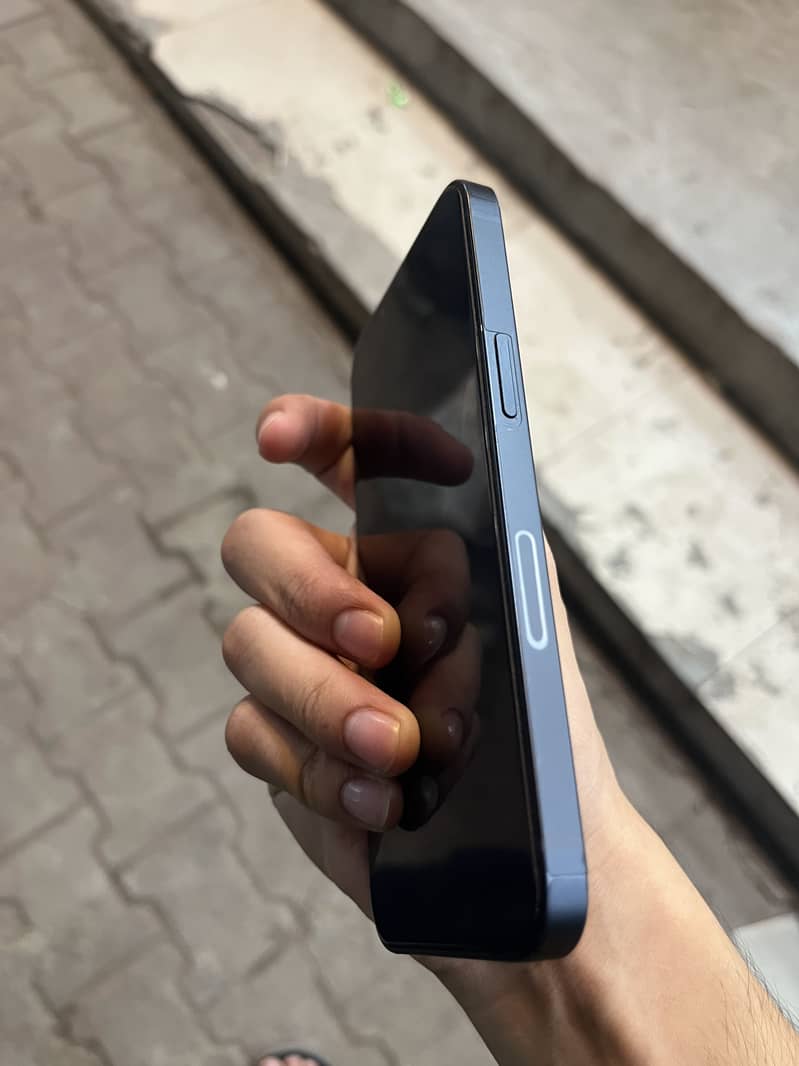Apple iPhone 13 3