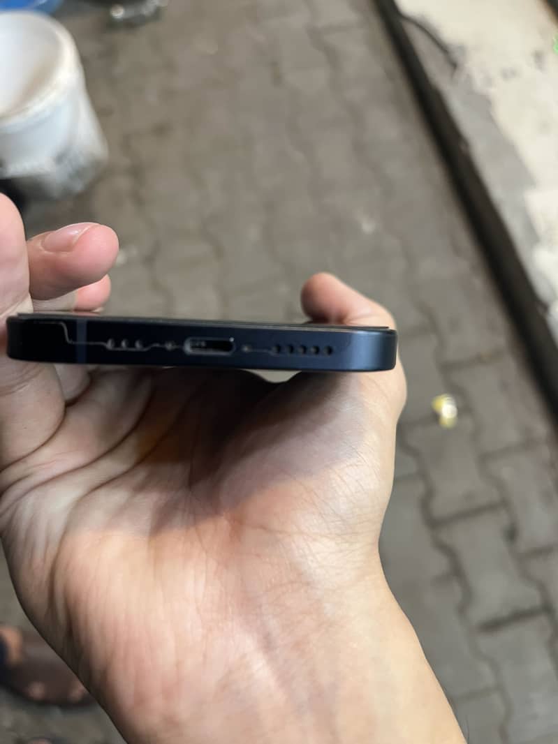 Apple iPhone 13 4