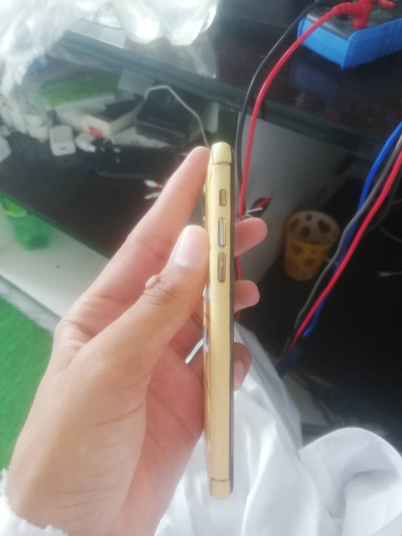 Apple iPhone 11 Pro 0