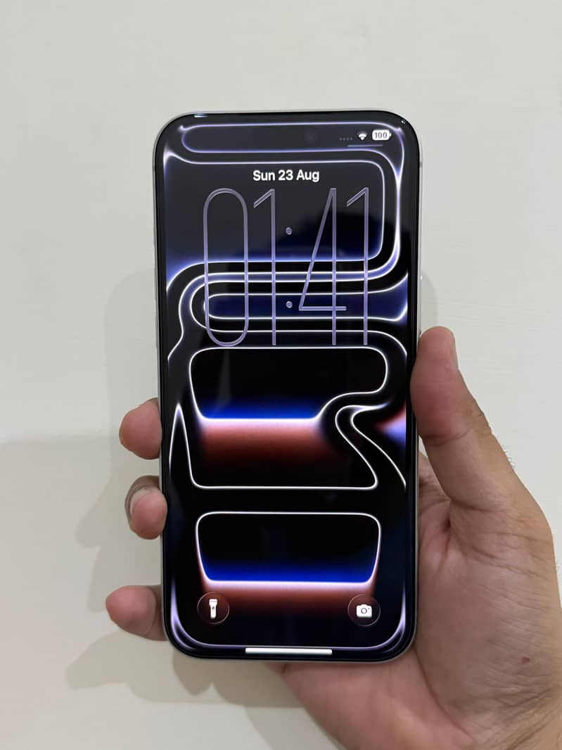 Apple iPhone 17 Pro Max 1